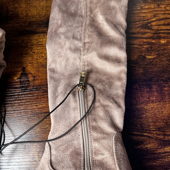 Liz Claiborne Womens Leyla Over the Knee Boots Block Heel Zip 8M and 9.5M - Picture 6 of 12